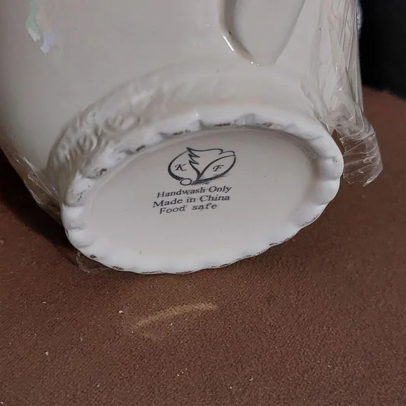 Vintage Teapot Cup Set Stacked White Porcelain with Relief Molded White Flowers - Picture 10 of 15